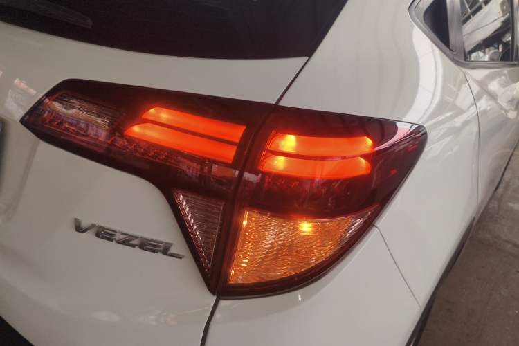 Used Honda Vezel 2017 1.5L CVT 2WD Comfort Model Exterior 3