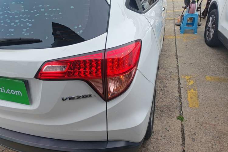Used Honda Vezel 2017 1.5L CVT 2WD Comfort Model Exterior 3