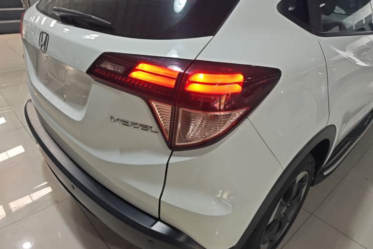 Used Honda Vezel 2017 1.8L CVT Front-Wheel Drive Pioneer Edition Exterior 3