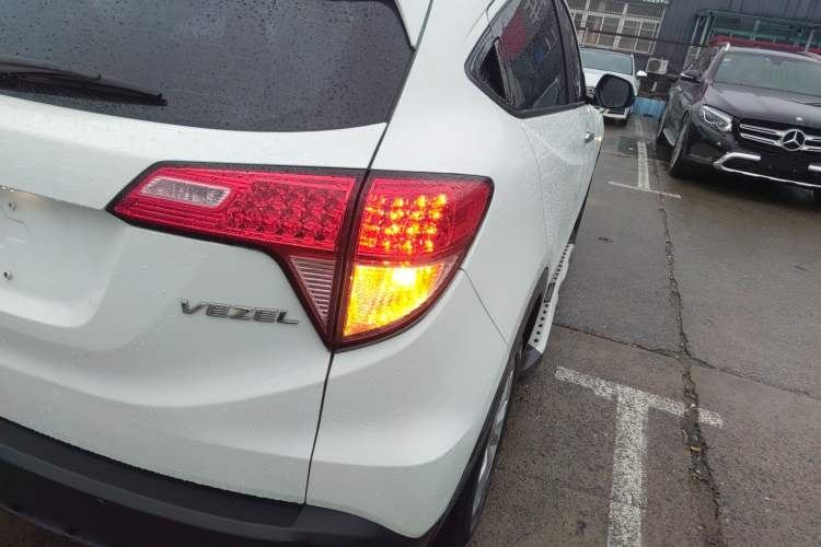 Used Honda Vezel 2017 1.5L CVT 2WD Comfort Model Exterior 3