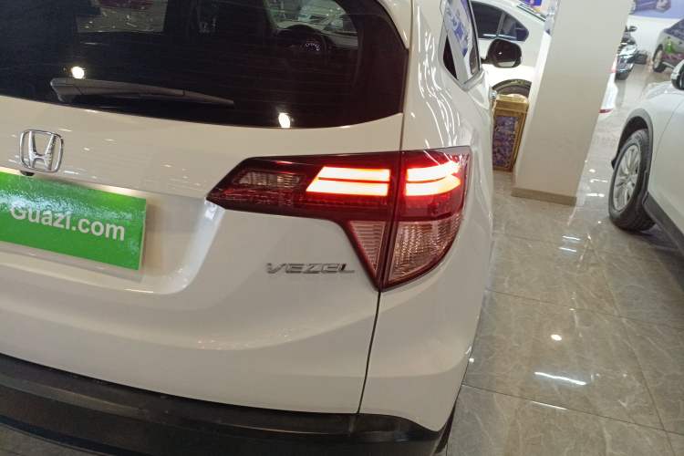 Used Honda Vezel 2017 1.8L CVT Front-Wheel Drive Pioneer Edition Exterior 3