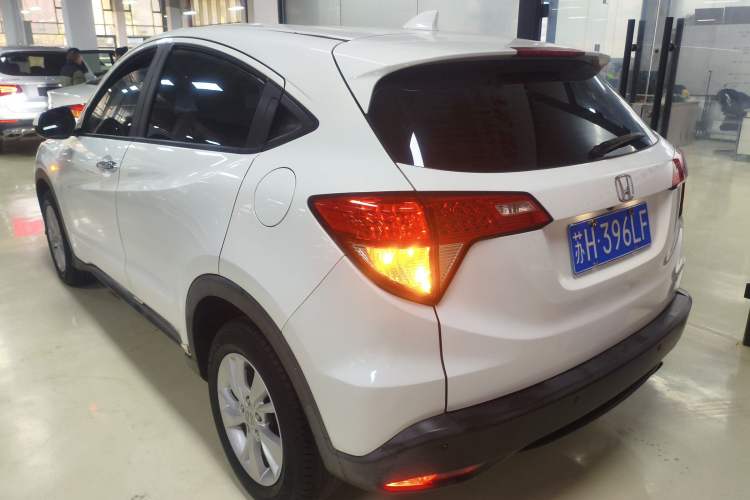 Used Honda Vezel 2017 1.5L CVT 2WD Comfort Model Exterior 3
