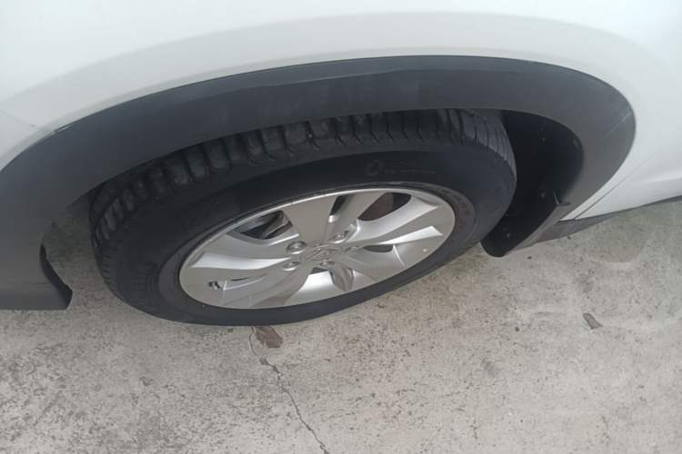 Used Honda Vezel 2017 1.5L CVT 2WD Comfort Model Exterior 4