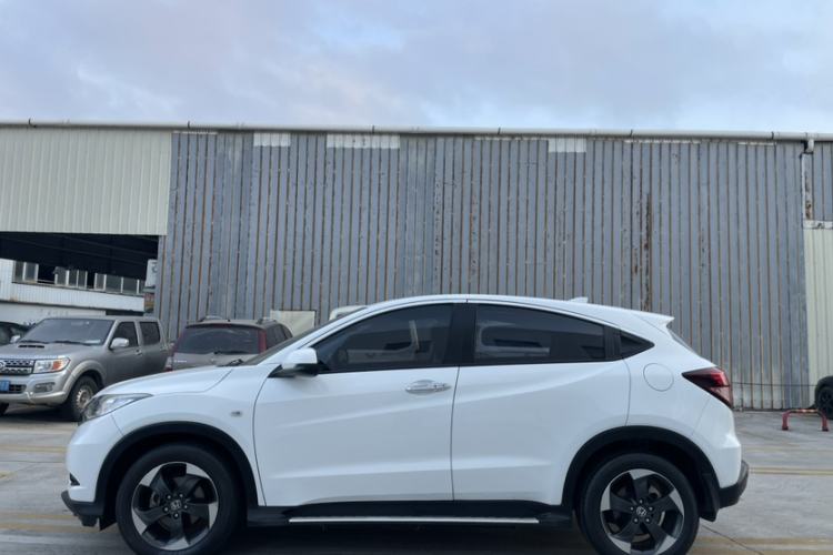 Used Honda Vezel 2017 1.8L CVT Front-Wheel Drive Pioneer Edition Exterior 4