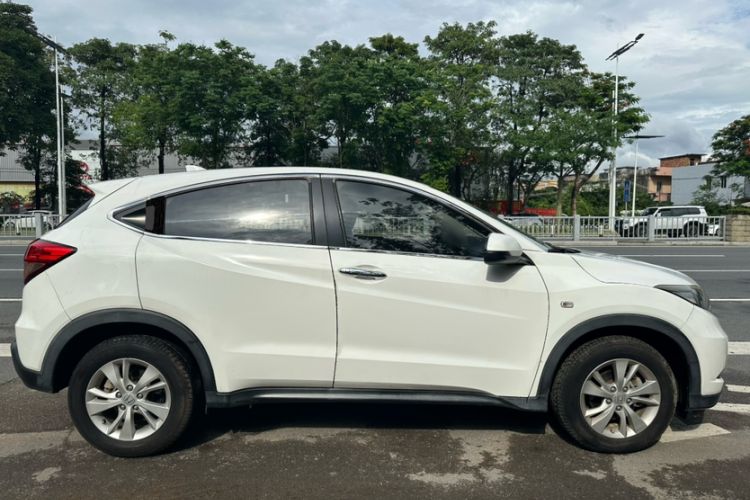 Used Honda Vezel 2017 1.5L CVT 2WD Comfort Model Exterior 4