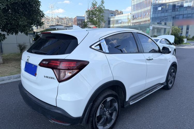 Used Honda Vezel 2017 1.8L CVT Front-Wheel Drive Pioneer Edition Exterior 5