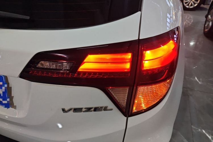 Used Honda Vezel 2017 1.8L CVT Front-Wheel Drive Pioneer Edition Exterior 6