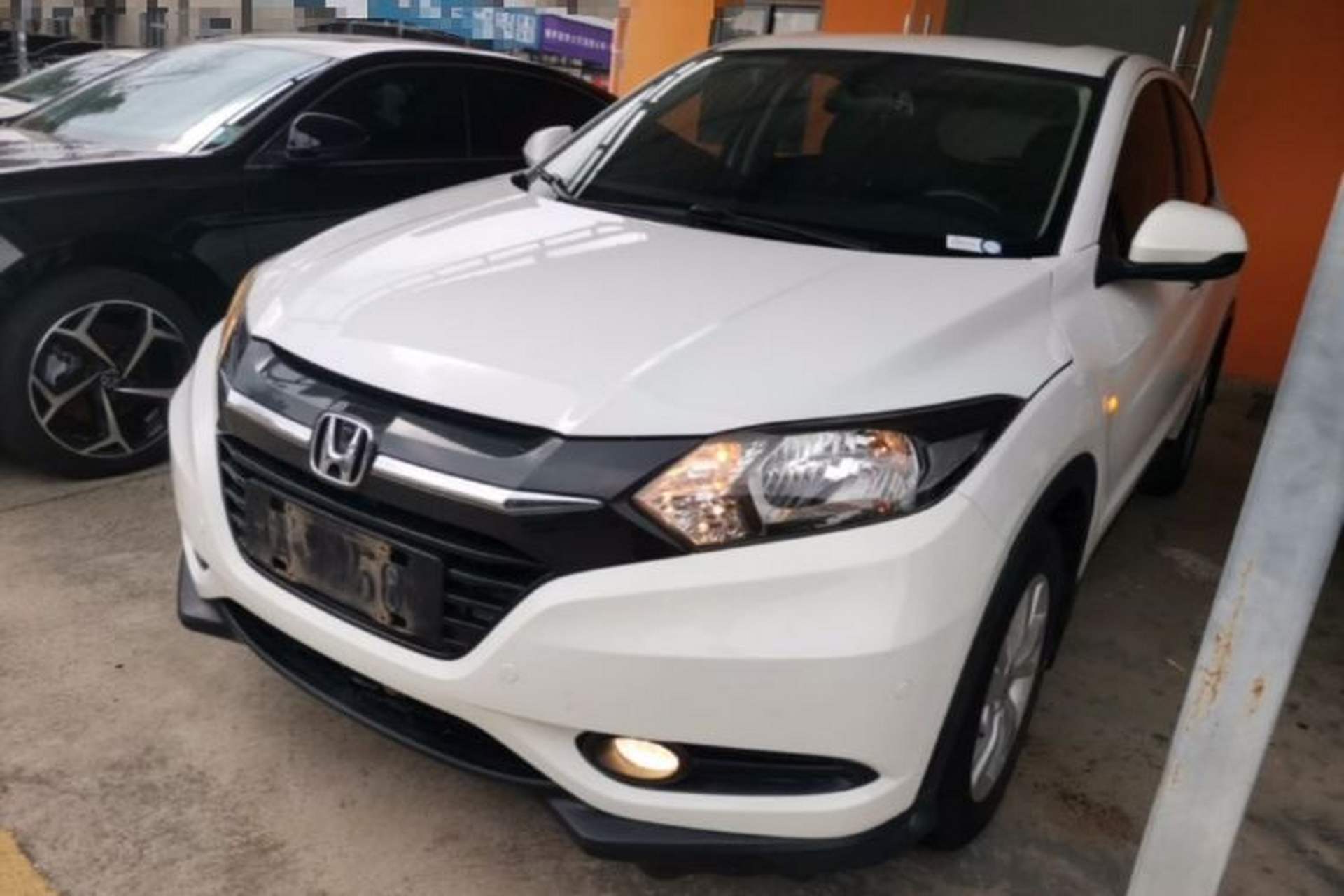 Used Honda Vezel 2017 1.5L CVT 2WD Comfort Model Front Left 45 Deg