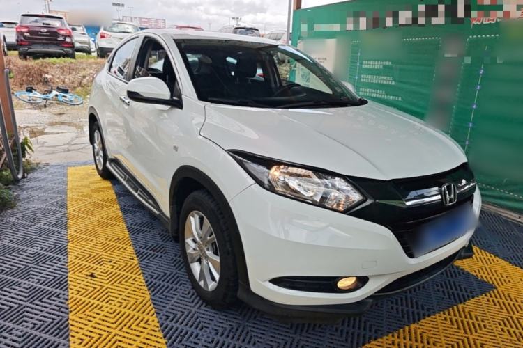 Used Honda Vezel 2017 1.8L CVT 2WD Elite Model Front Right 45 Deg