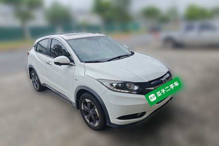 Used Honda Vezel 2017 1.8L CVT Front-Wheel Drive Pioneer Edition Front Right 45 Deg