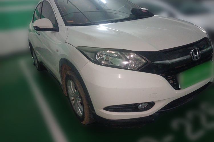 Used Honda Vezel 2017 1.5L CVT 2WD Comfort Model Front Right 45 Deg