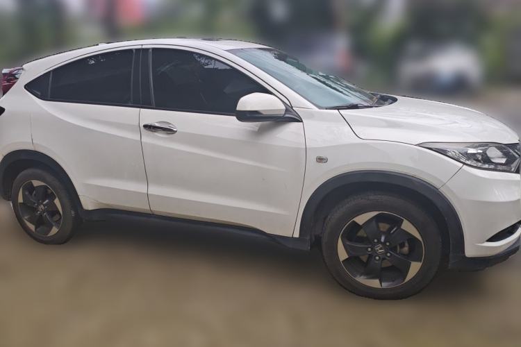 Used Honda Vezel 2017 1.8L CVT Front-Wheel Drive Pioneer Edition Front Right 45 Deg