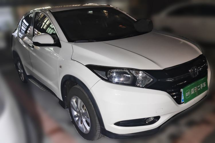 Used Honda Vezel 2017 1.5L manual two-wheel drive Comfort trim level Front Right 45 Deg