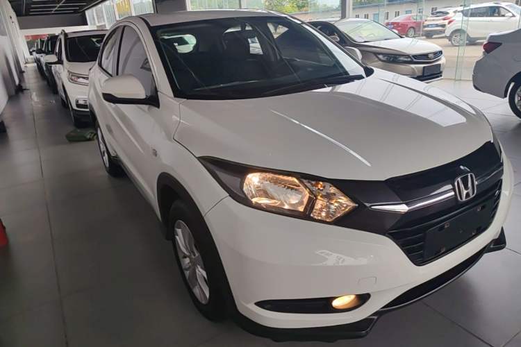 Used Honda Vezel 2017 1.5L CVT 2WD Comfort Model Front Right 45 Deg