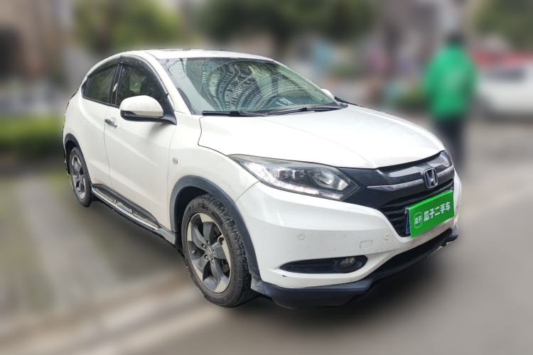 Used Honda Vezel 2017 1.8L CVT Front-Wheel Drive Pioneer Edition Front Right 45 Deg
