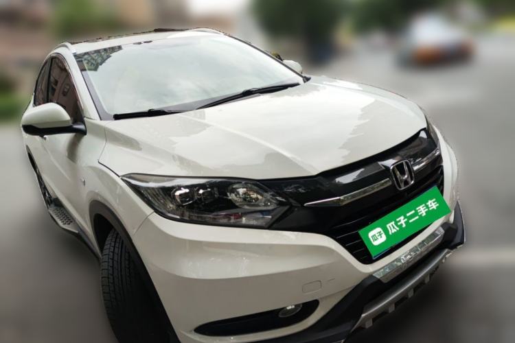 Used Honda Vezel 2017 1.8L CVT Front-Wheel Drive Pioneer Edition Front Right 45 Deg