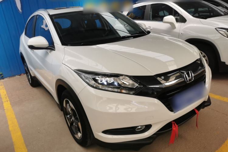 Used Honda Vezel 2017 1.8L CVT Two-Wheel Drive Luxury Model Front Right 45 Deg