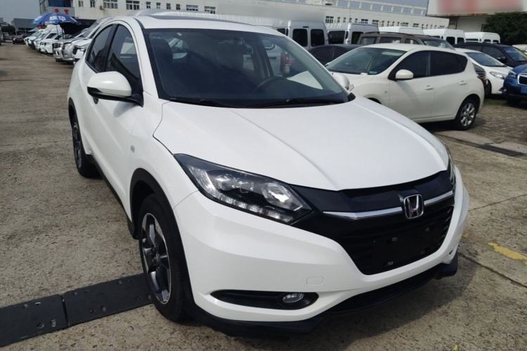Used Honda Vezel 2017 1.8L CVT Front-Wheel Drive Pioneer Edition Front Right 45 Deg