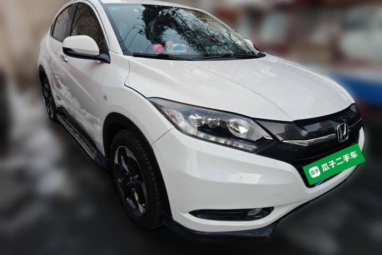 Used Honda Vezel 2017 1.8L CVT Front-Wheel Drive Pioneer Edition Front Right 45 Deg