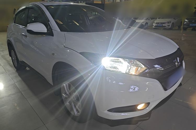 Used Honda Vezel 2017 1.5L CVT 2WD Comfort Model Front Right 45 Deg