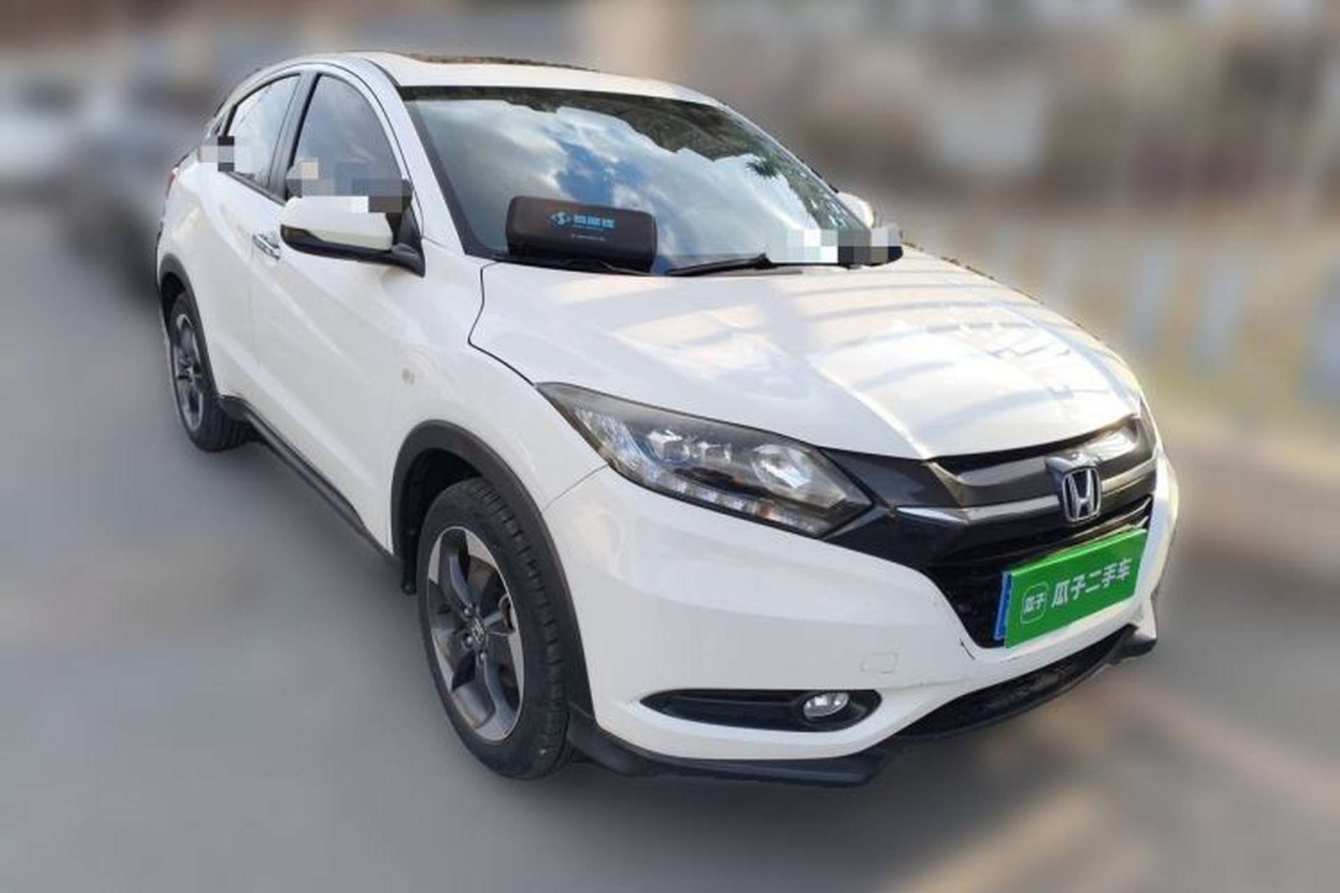 Used Honda Vezel 2017 1.8L CVT Front-Wheel Drive Pioneer Edition Front Right 45 Deg