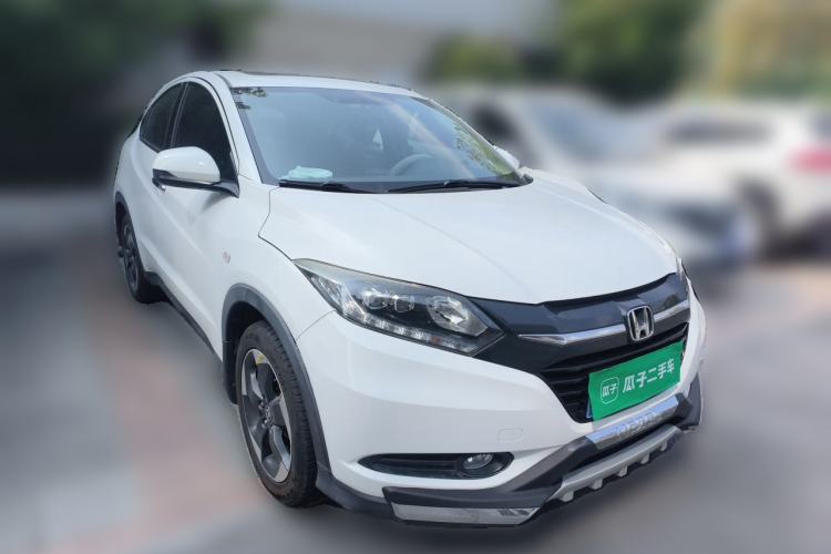 Used Honda Vezel 2017 1.8L CVT Front-Wheel Drive Pioneer Edition Front Right 45 Deg