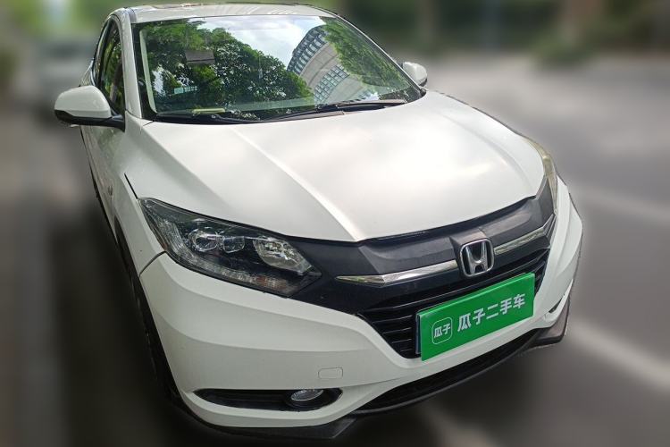 Used Honda Vezel 2017 1.8L CVT Front-Wheel Drive Pioneer Edition Front Right 45 Deg