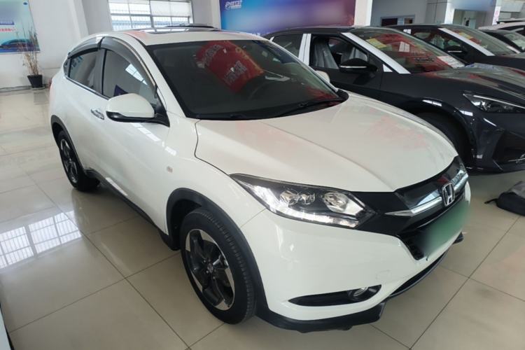 Used Honda Vezel 2017 1.8L CVT Front-Wheel Drive Pioneer Edition Front Right 45 Deg