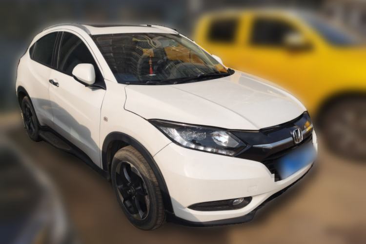 Used Honda Vezel 2017 1.8L CVT Front-Wheel Drive Pioneer Edition Front Right 45 Deg