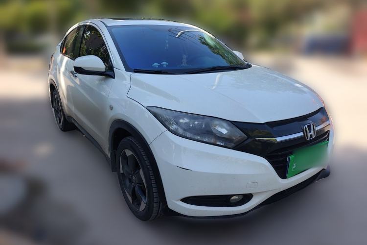 Used Honda Vezel 2017 1.8L CVT Front-Wheel Drive Pioneer Edition Front Right 45 Deg