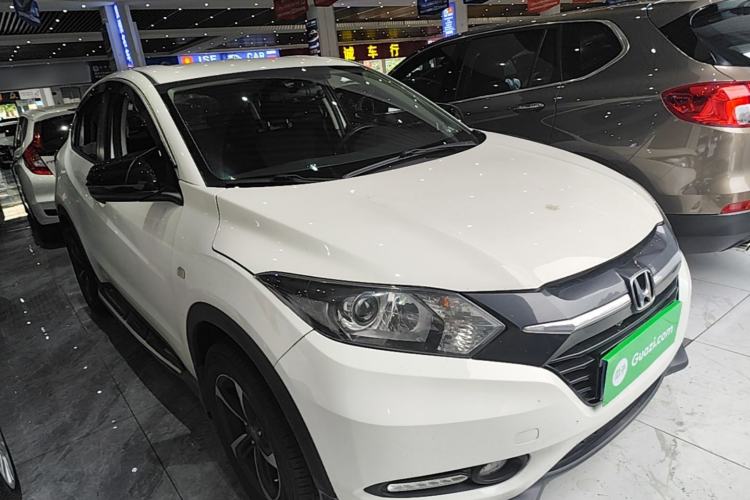 Used Honda Vezel 2017 1.5L CVT 2WD Comfort Model Front Right 45 Deg