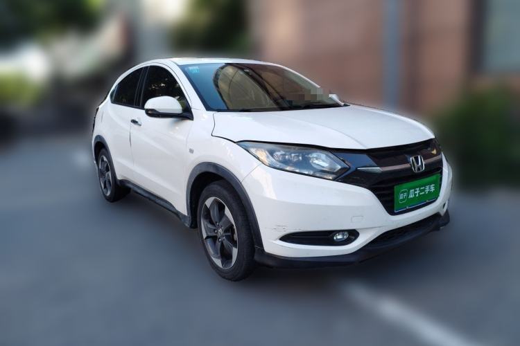 Used Honda Vezel 2017 1.8L CVT Front-Wheel Drive Pioneer Edition Front Right 45 Deg