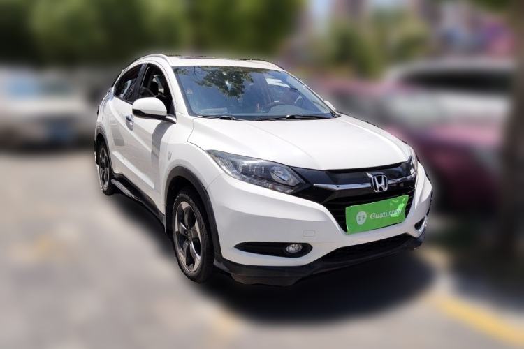 Used Honda Vezel 2017 1.8L CVT Front-Wheel Drive Pioneer Edition Front Right 45 Deg