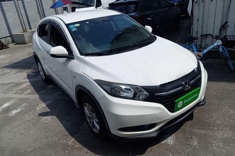 Used Honda Vezel 2017 1.5L CVT 2WD Comfort Model Front Right 45 Deg