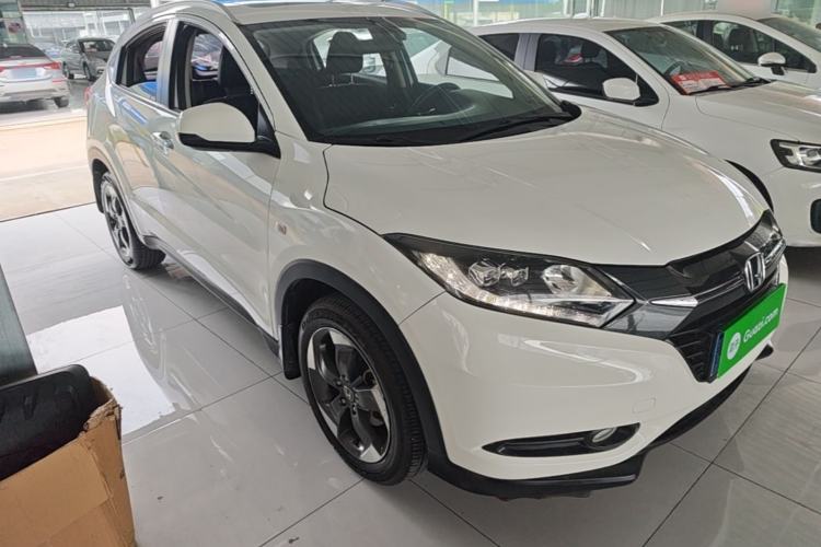 Used Honda Vezel 2017 1.8L CVT Front-Wheel Drive Pioneer Edition Front Right 45 Deg
