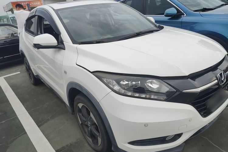 Used Honda Vezel 2017 1.8L CVT Front-Wheel Drive Pioneer Edition Front Right 45 Deg