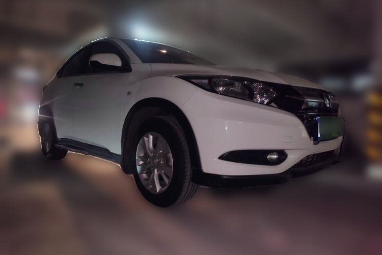 Used Honda Vezel 2017 1.5L CVT 2WD Comfort Model Front Right 45 Deg