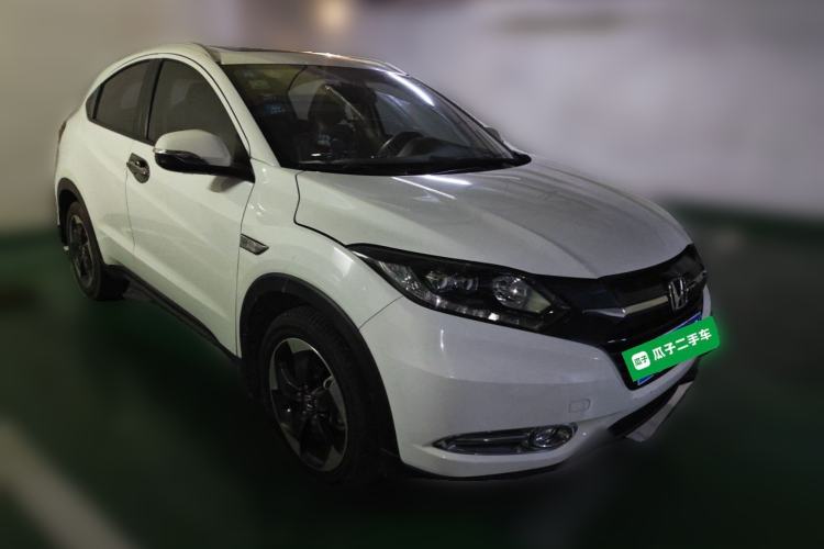 Used Honda Vezel 2017 1.8L CVT Front-Wheel Drive Pioneer Edition Front Right 45 Deg