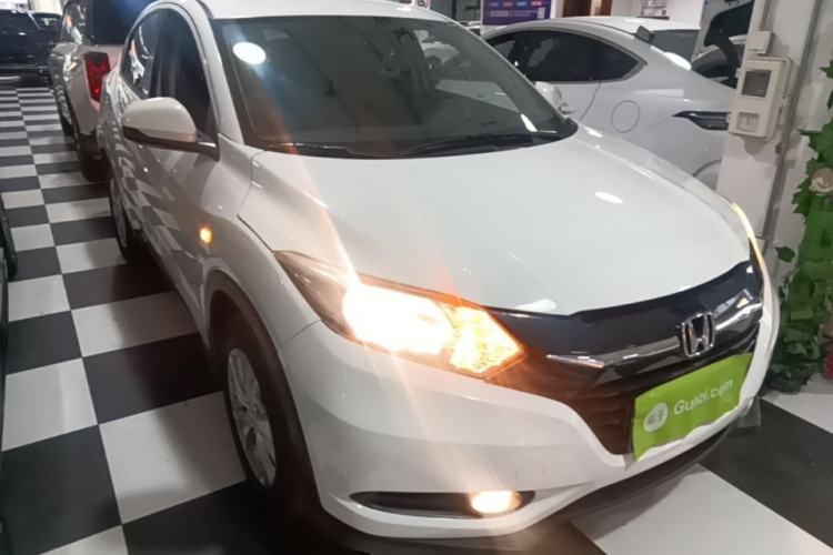 Used Honda Vezel 2017 1.5L CVT 2WD Comfort Model Front Right 45 Deg
