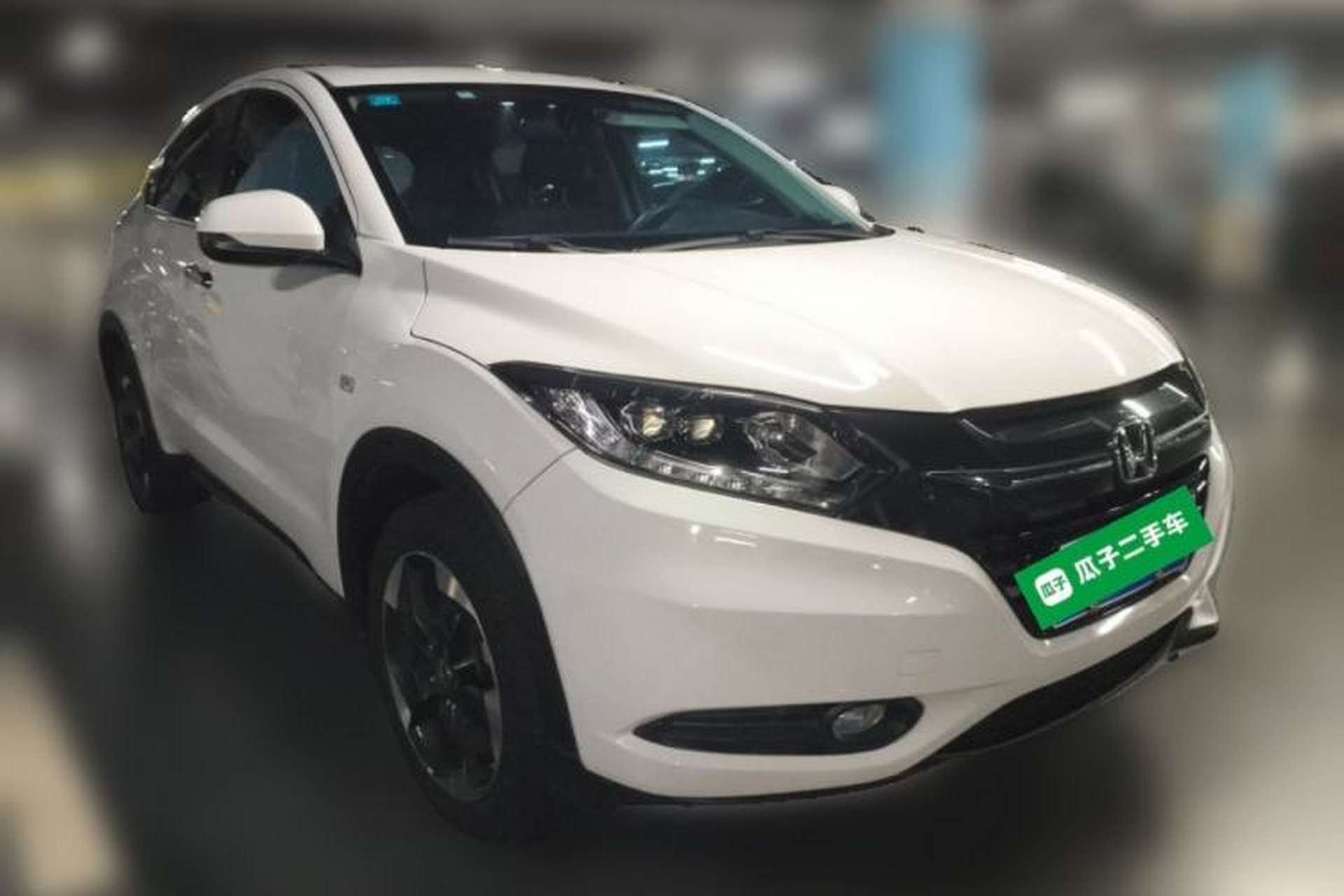 Used Honda Vezel 2017 1.8L CVT Front-Wheel Drive Pioneer Edition Front Right 45 Deg