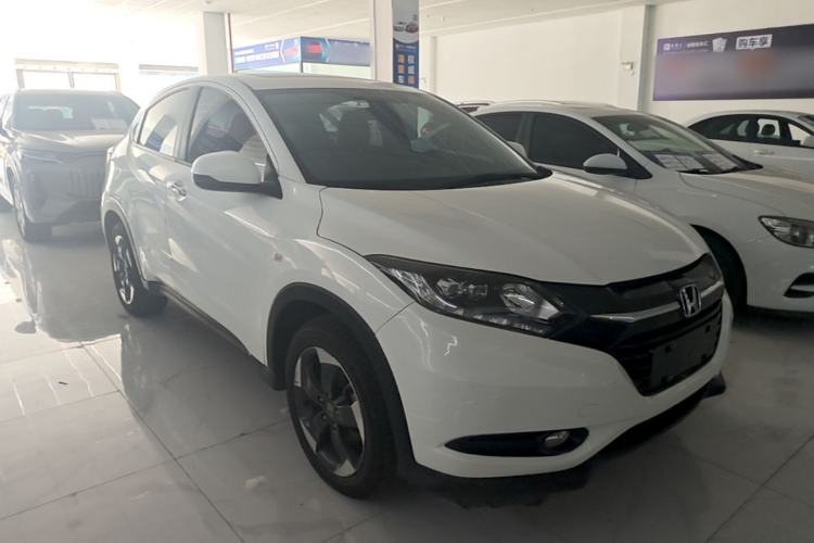 Used Honda Vezel 2017 1.8L CVT Front-Wheel Drive Pioneer Edition Front Right 45 Deg