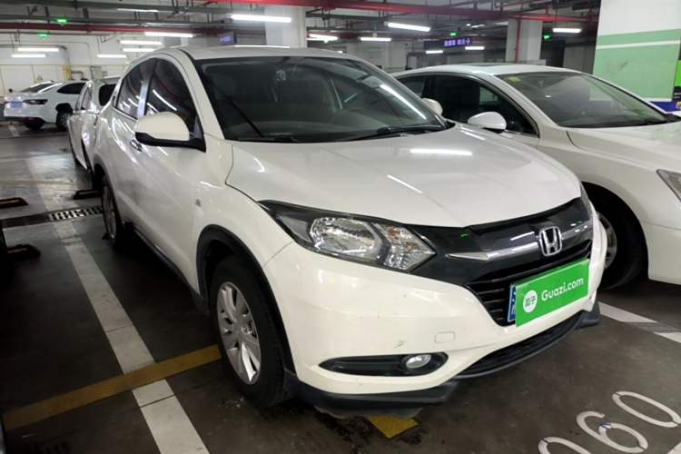 Used Honda Vezel 2017 1.5L CVT 2WD Comfort Model Front Right 45 Deg