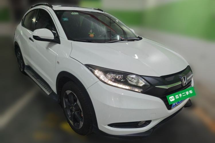 Used Honda Vezel 2017 1.8L CVT Front-Wheel Drive Pioneer Edition Front Right 45 Deg