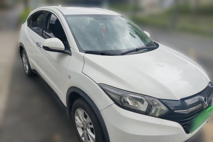 Used Honda Vezel 2017 1.5L CVT 2WD Comfort Model Front Right 45 Deg