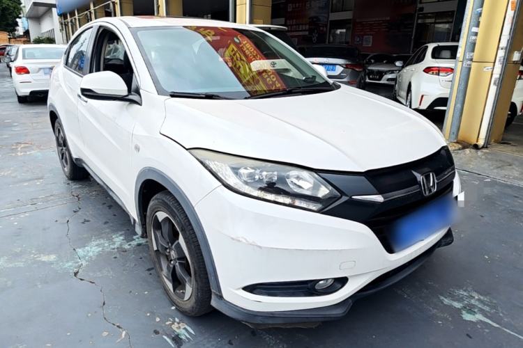 Used Honda Vezel 2017 1.8L CVT Front-Wheel Drive Pioneer Edition Front Right 45 Deg