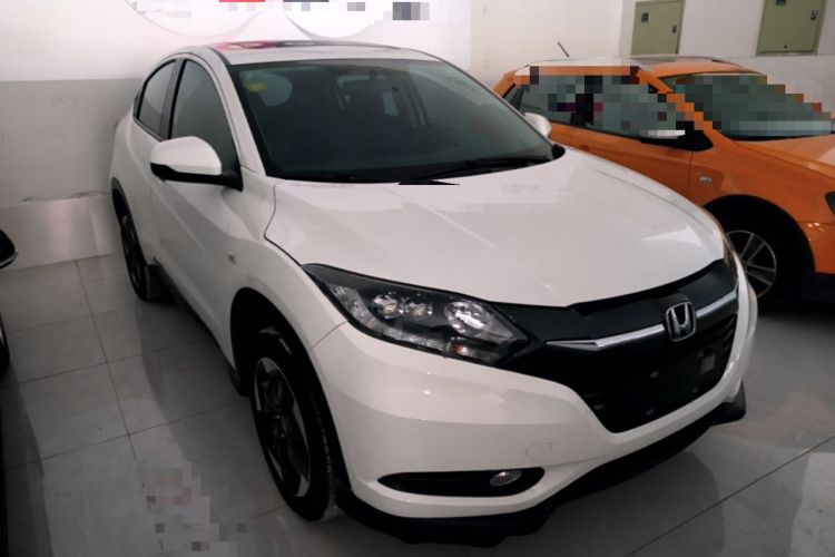 Used Honda Vezel 2017 1.8L CVT Front-Wheel Drive Pioneer Edition Front Right 45 Deg