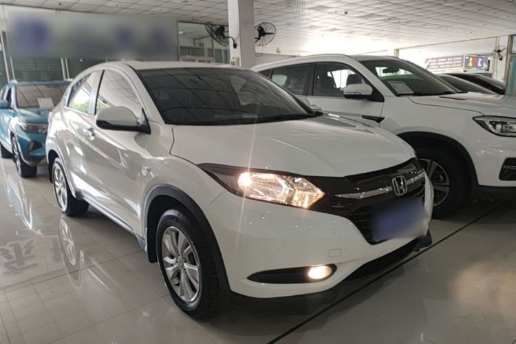 Used Honda Vezel 2017 1.5L CVT 2WD Comfort Model Front Right 45 Deg