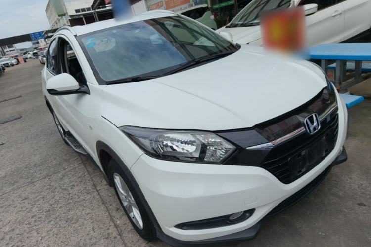 Used Honda Vezel 2017 1.5L CVT 2WD Comfort Model Front Right 45 Deg