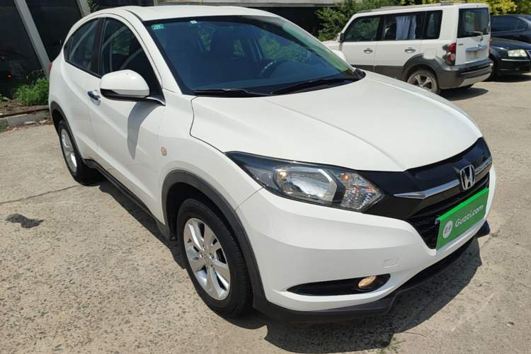 Used Honda Vezel 2017 1.5L CVT 2WD Comfort Model Front Right 45 Deg