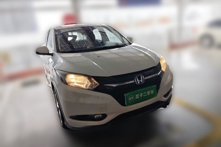 Used Honda Vezel 2017 1.5L CVT 2WD Comfort Model Front Right 45 Deg